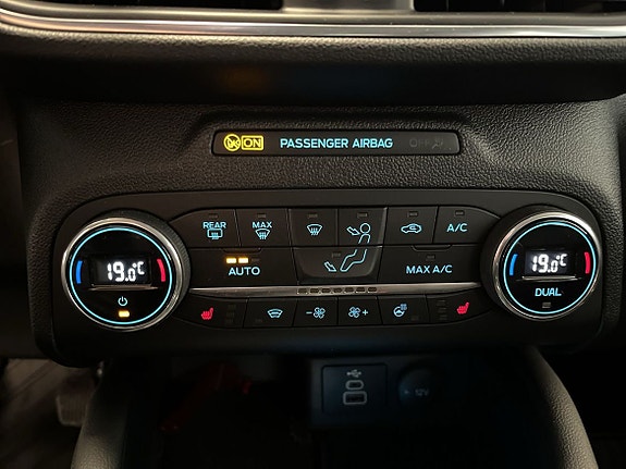 Ford Kuga 14 of 15