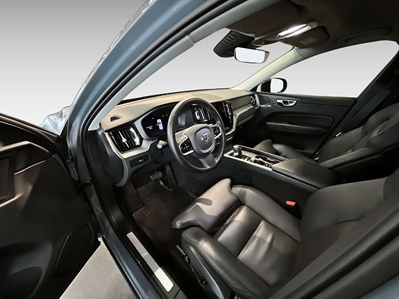 Volvo XC60 11 of 19