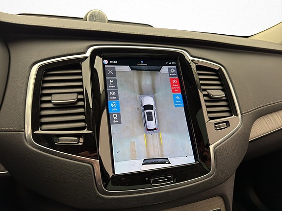 Volvo XC90 23 of 30
