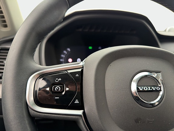 Volvo XC90 17 of 30