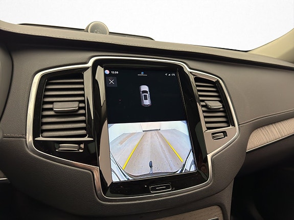 Volvo XC90 24 of 30