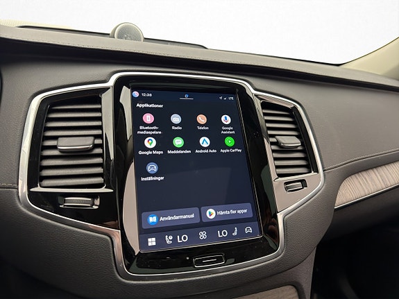 Volvo XC90 26 of 30