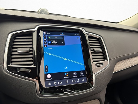 Volvo XC90 25 of 30
