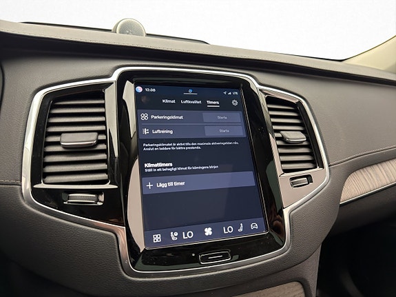 Volvo XC90 28 of 30