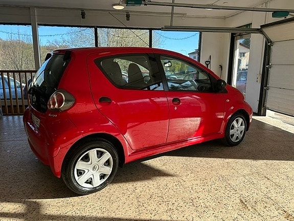 Toyota Aygo 6 of 14