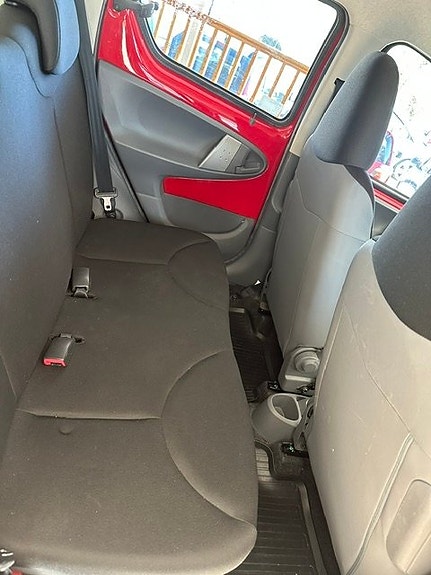 Toyota Aygo 13 of 14