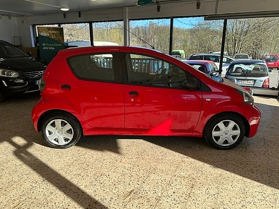 Toyota Aygo 11 of 14