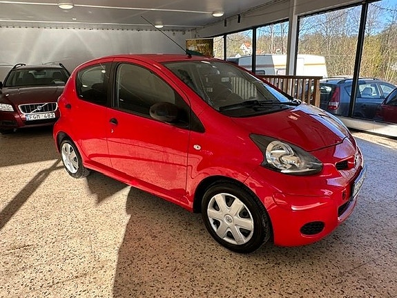 Toyota Aygo 3 of 14