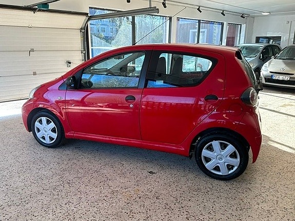 Toyota Aygo 10 of 14