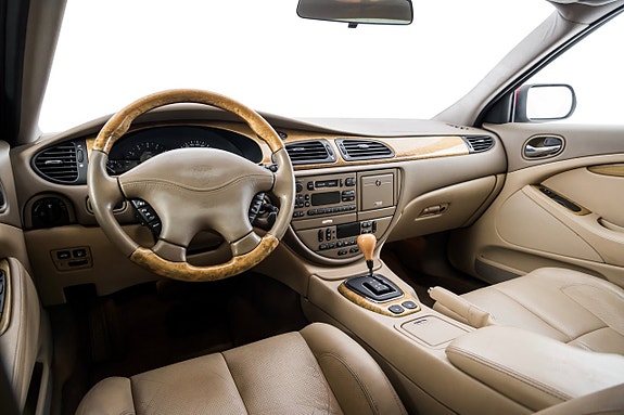 Jaguar S-TYPE 17 of 22