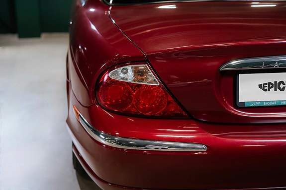 Jaguar S-TYPE 10 of 22