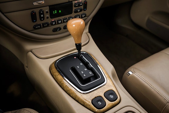 Jaguar S-TYPE 15 of 22
