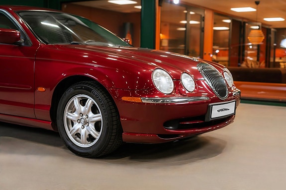 Jaguar S-TYPE 2 of 22