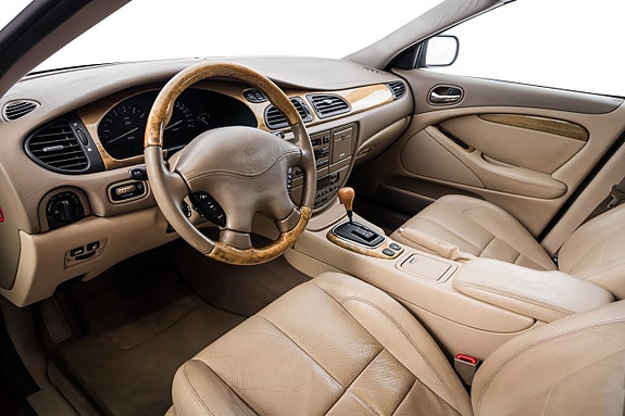Jaguar S-TYPE 11 of 22