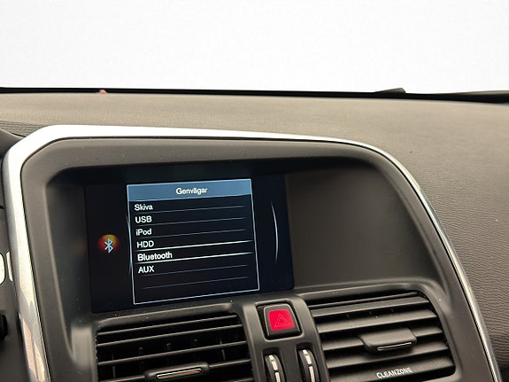 Volvo XC60 21 of 30