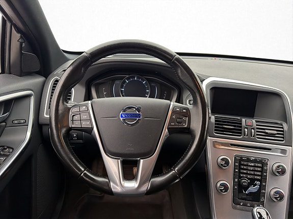 Volvo XC60 14 of 30