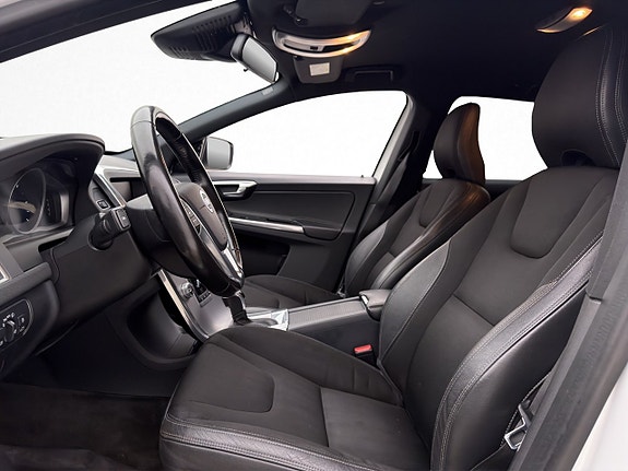 Volvo XC60 12 of 30
