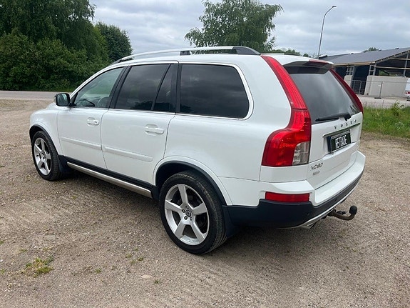Volvo XC90 3 of 5