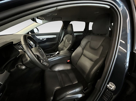 Volvo V90 Cross Country 9 of 18