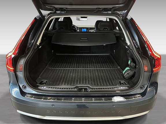 Volvo V90 Cross Country 17 of 18