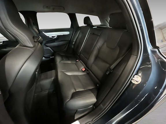 Volvo V90 Cross Country 11 of 18