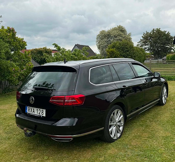 Volkswagen Passat 2 of 5