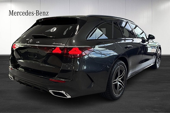 Mercedes-Benz E300 de 3 of 19