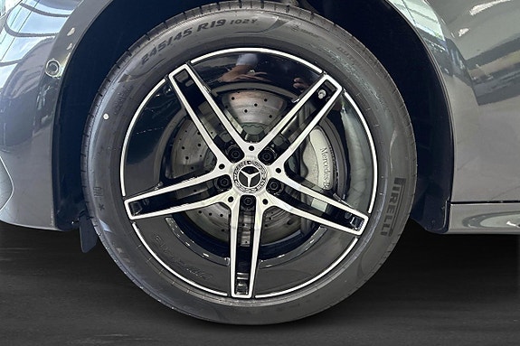 Mercedes-Benz E300 de 5 of 19