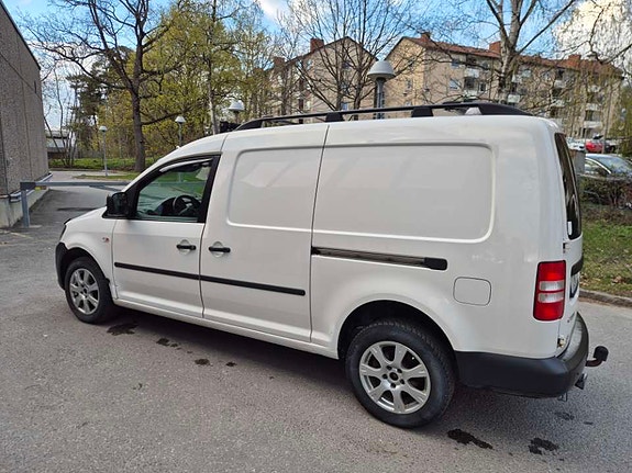 Volkswagen Caddy Maxi 2 of 5