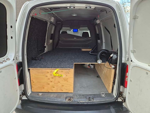 Volkswagen Caddy Maxi 4 of 5
