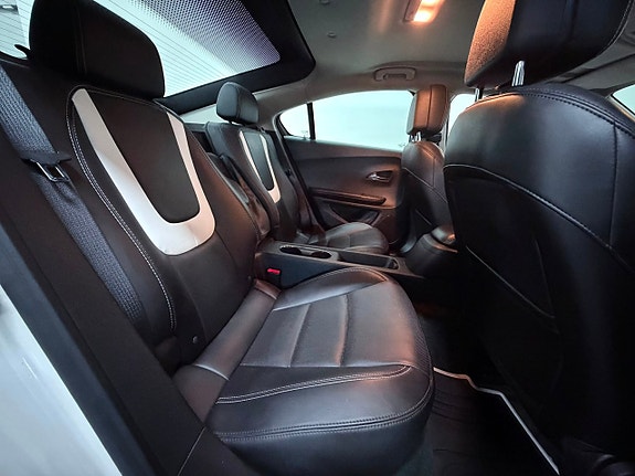 Opel Ampera 12 of 28