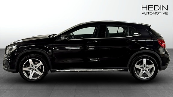 Mercedes-Benz GLA220 6 of 13
