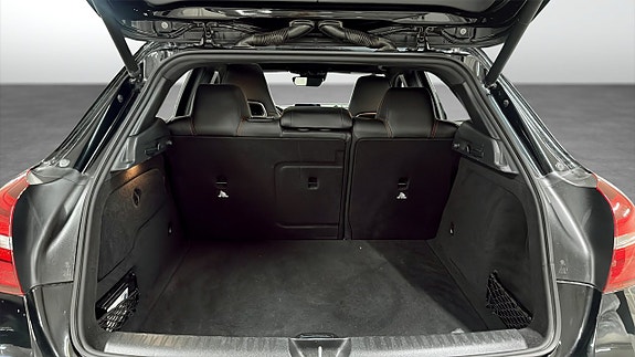 Mercedes-Benz GLA220 10 of 13