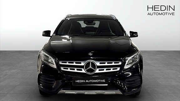 Mercedes-Benz GLA220 8 of 13