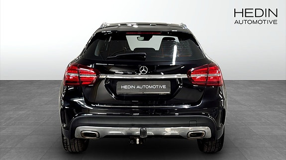 Mercedes-Benz GLA220 7 of 13