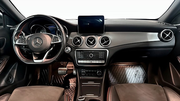 Mercedes-Benz GLA220 4 of 5