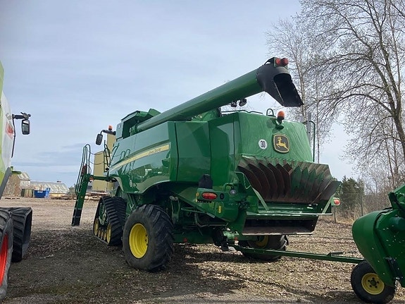 John Deere 670i 4 of 6