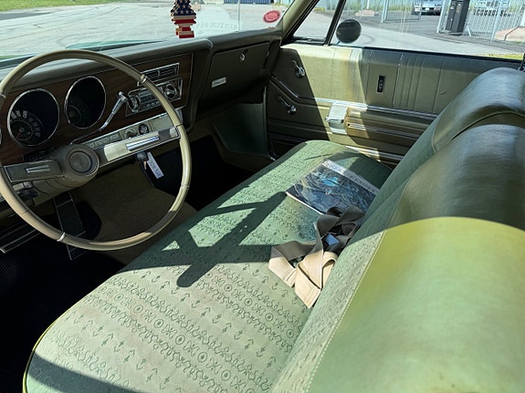 Oldsmobile Delmont 88 10 of 15
