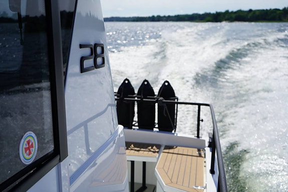 SARGO 28 Explorer -2022, Volvo Penta D6-380/DPI 2 of 5
