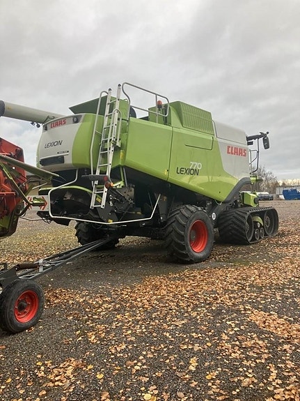 CLAAS Lexion 770 TT 10 of 24