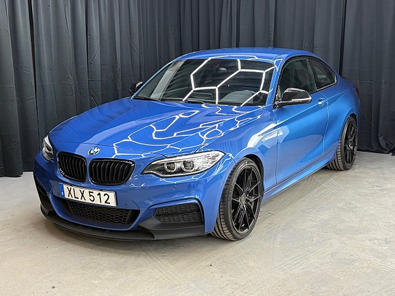 BMW M240i 13 of 14