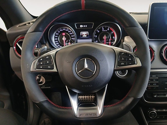 Mercedes-Benz CLA45 13 of 24