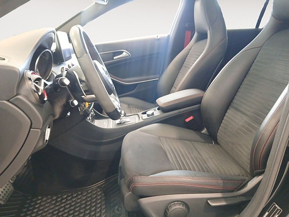 Mercedes-Benz CLA45 9 of 24