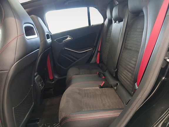 Mercedes-Benz CLA45 14 of 24