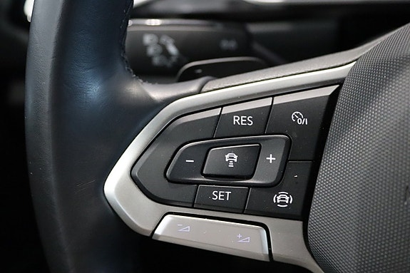 Volkswagen T-Roc 10 of 18