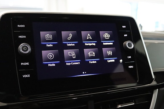 Volkswagen T-Roc 13 of 18