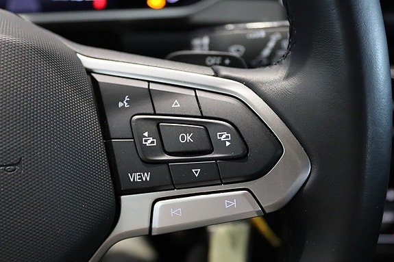 Volkswagen T-Roc 11 of 18