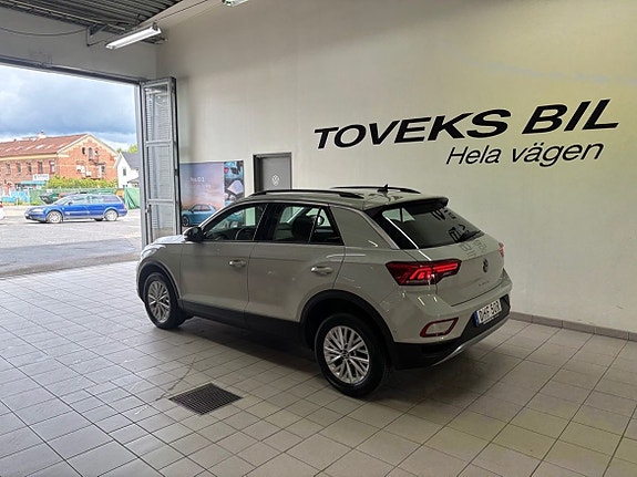 Volkswagen T-Roc 2 of 5