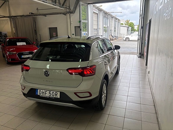 Volkswagen T-Roc 5 of 5
