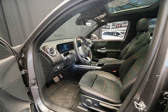 Mercedes-Benz EQB300 18 of 26